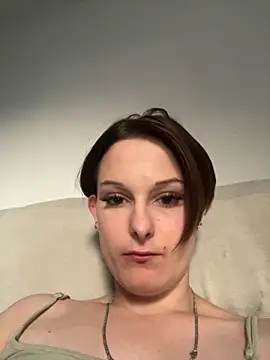 Snapshot of Quenn667 chatting on 05-24-26, 06:57 Quenn667 online show from 05-24-26, 06:57