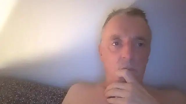 Snapshot of coucou9423 chatting on 05-31-26, 02:09 coucou9423 online show from 05-31-26, 02:09