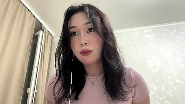 Snapshot of LilowNax chatting on 06-10-26, 05:45 LilowNax online show from 06-10-26, 05:45