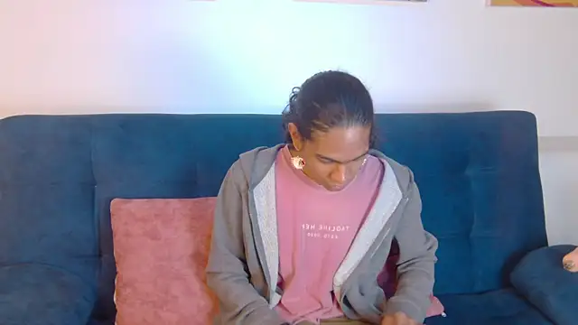 Snapshot of maxi_max0 chatting on 06-19-26, 08:12 maxi max0 online show from 06-19-26, 08:12