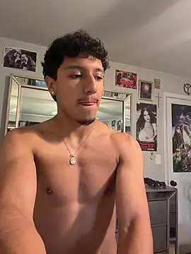 Snapshot of latino_switch chatting on 06-19-26, 05:06 latino switch online show from 06-19-26, 05:06