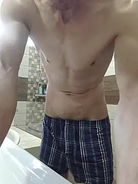 Snapshot of Nakedfanboy chatting on 06-17-26, 03:46 Nakedfanboy online show from 06-17-26, 03:46