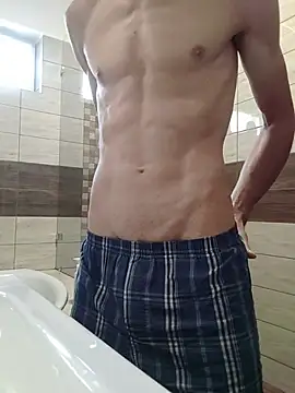 Snapshot of Nakedfanboy chatting on 07-05-26, 07:04 Nakedfanboy online show from 07-05-26, 07:04