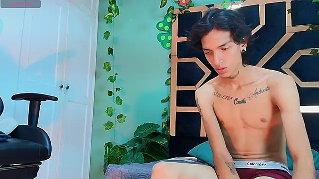 Snapshot of langelo_el chatting on 06-04-26, 12:44 langelo el online show from 06-04-26, 12:44