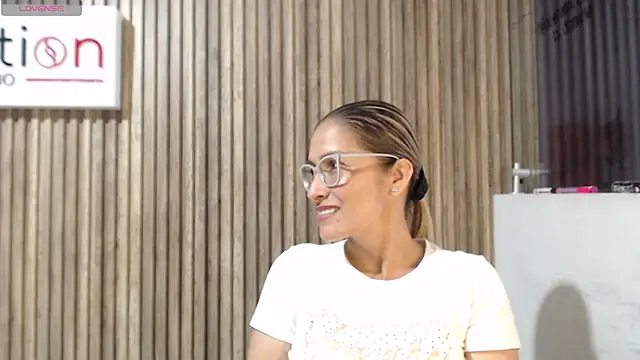 Snapshot of Greys_Mandahian chatting on 05-26-26, 07:54 Greys Mandahian online show from 05-26-26, 07:54