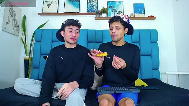 STRANGER BOYS online show from 07-04-26, 11:22