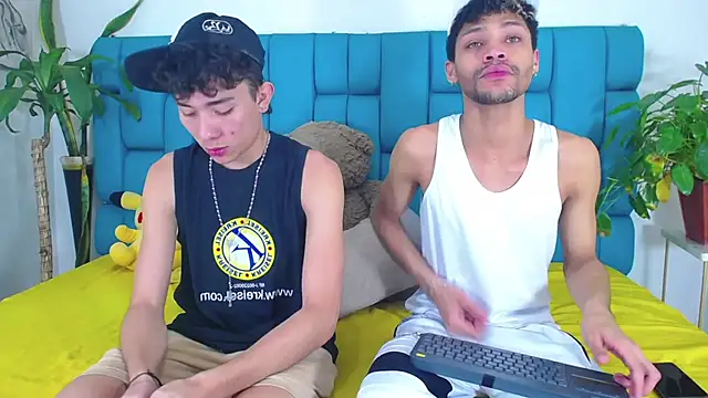 STRANGER BOYS online show from 07-08-26, 11:09