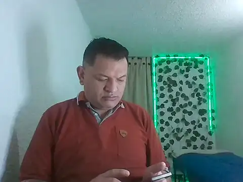 Snapshot of Alessandro-luxe chatting on 06-07-26, 12:48 Alessandro-luxe online show from 06-07-26, 12:48