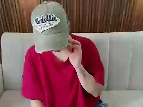 Snapshot of feelena_mysoull chatting on 06-09-26, 02:17 feelena mysoull online show from 06-09-26, 02:17