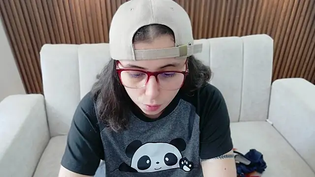 Snapshot of feelena_mysoull chatting on 07-28-26, 03:21 feelena mysoull online show from 07-28-26, 03:21