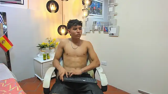 Snapshot of Ryan_grayx chatting on 07-10-26, 03:55 Ryan grayx online show from 07-10-26, 03:55