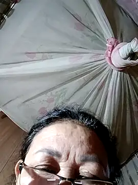 Snapshot of Orio-baby chatting on 05-30-26, 10:45 Orio-baby online show from 05-30-26, 10:45