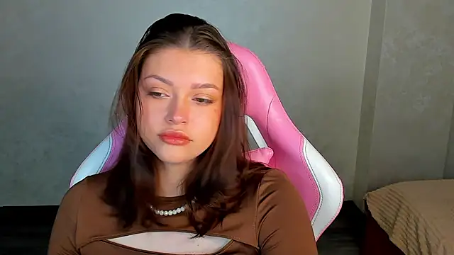 Snapshot of Maya-Mimi chatting on 06-04-26, 01:55 Maya-Mimi online show from 06-04-26, 01:55