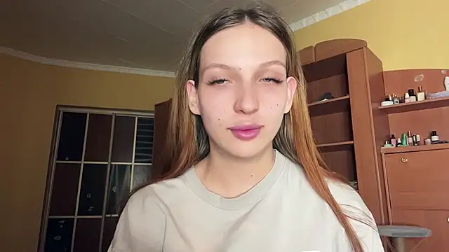 xXMelanieseXx online show from 06-15-26, 05:26