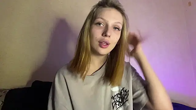 xXMelanieseXx online show from 07-20-26, 08:22