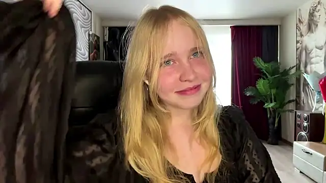 Snapshot of AnnyRocky chatting on 05-28-26, 11:51 AnnyRocky online show from 05-28-26, 11:51