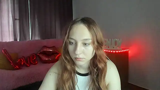 ModelGyrl online show from 07-25-26, 01:04