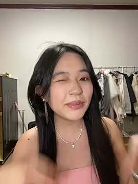 Snapshot of summer-a chatting on 05-27-26, 08:00 summer-a online show from 05-27-26, 08:00