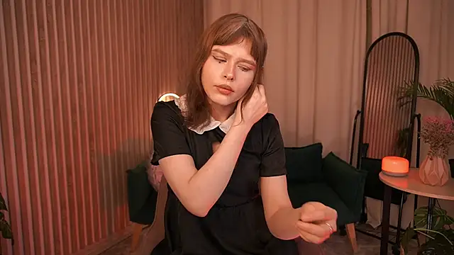 LunaSilvermoon online show from 06-05-26, 06:52