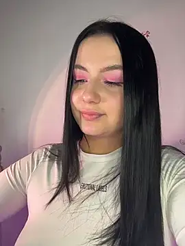 Snapshot of QueenL0la chatting on 05-31-26, 04:47 QueenL0la online show from 05-31-26, 04:47