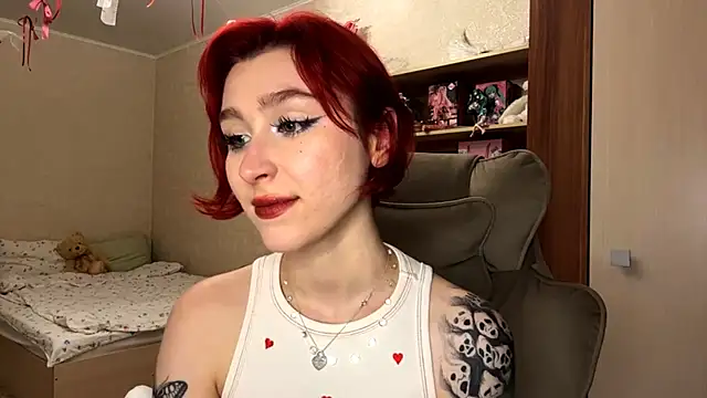 Snapshot of MartaCali chatting on 05-27-26, 06:27 MartaCali online show from 05-27-26, 06:27