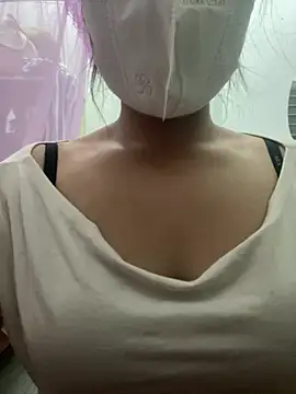 Snapshot of Luna-mi chatting on 06-02-26, 01:57 Luna-mi online show from 06-02-26, 01:57