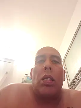 Snapshot of mikey2840 chatting on 07-21-26, 02:03 mikey2840 online show from 07-21-26, 02:03