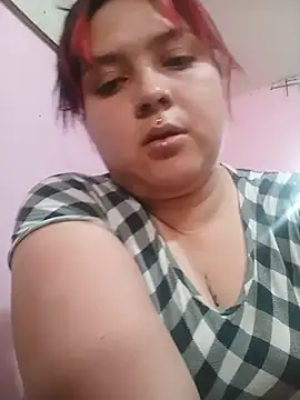 Snapshot of curvy_latina chatting on 06-25-26, 05:06 curvy latina online show from 06-25-26, 05:06
