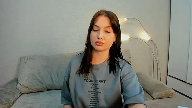 Snapshot of AliciaCollinss chatting on 06-06-26, 03:39 AliciaCollinss online show from 06-06-26, 03:39