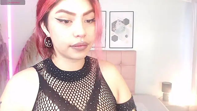 Snapshot of LilMoon_ chatting on 06-10-26, 02:38 LilMoon online show from 06-10-26, 02:38