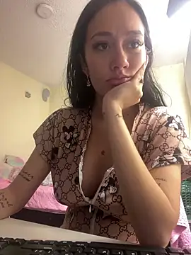 Snapshot of alessandra_bianchi chatting on 06-06-26, 05:39 alessandra bianchi online show from 06-06-26, 05:39