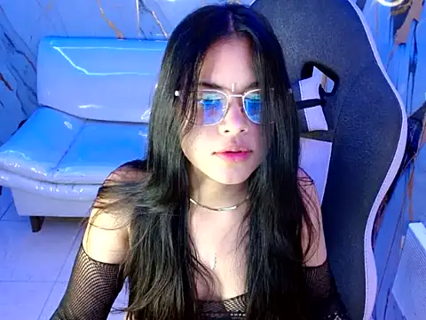 Snapshot of ashley_thonsom18 chatting on 06-12-26, 09:57 ashley thonsom18 online show from 06-12-26, 09:57