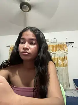 Snapshot of Ares_and_Emily chatting on 05-28-26, 03:37 Ares and Emily online show from 05-28-26, 03:37