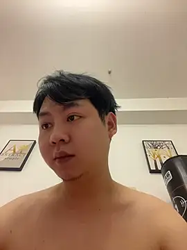 Snapshot of xiaoyi- chatting on 06-03-26, 04:48 xiaoyi- online show from 06-03-26, 04:48