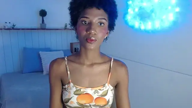 Snapshot of AlissonSmal chatting on 05-28-26, 08:39 AlissonSmal online show from 05-28-26, 08:39