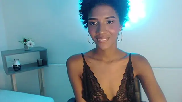 Snapshot of AlissonSmal chatting on 06-12-26, 11:14 AlissonSmal online show from 06-12-26, 11:14