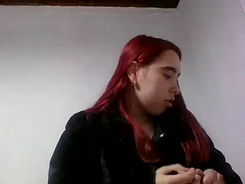 Snapshot of Annisofi000 chatting on 06-01-26, 01:18 Annisofi000 online show from 06-01-26, 01:18