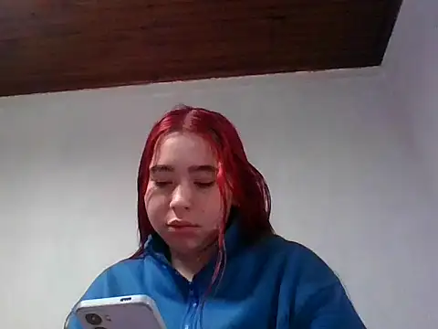 Snapshot of Annisofi000 chatting on 06-04-26, 06:36 Annisofi000 online show from 06-04-26, 06:36