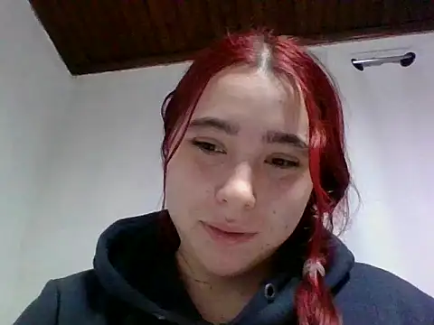 Snapshot of Annisofi000 chatting on 06-08-26, 01:28 Annisofi000 online show from 06-08-26, 01:28