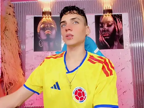 latino boyy  online show from 06-28-26, 03:45