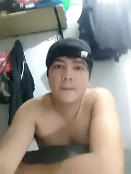 Snapshot of hotboyrider chatting on 06-09-26, 03:45 hotboyrider online show from 06-09-26, 03:45