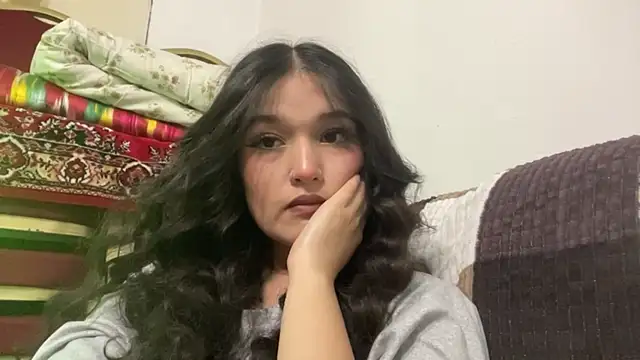 LisetteParajon online show from 05-28-26, 04:04