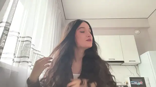 LisetteParajon online show from 07-03-26, 05:03