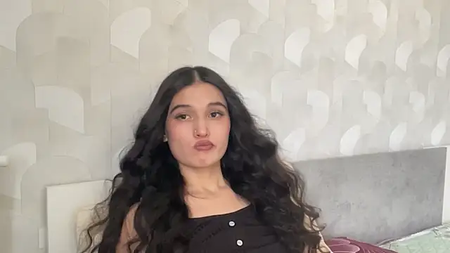 LisetteParajon online show from 07-20-26, 10:39