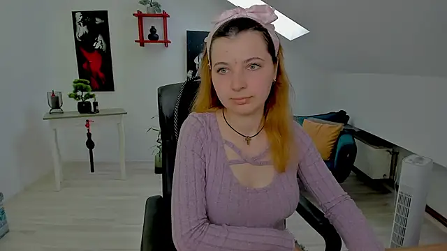 Snapshot of CamelliaStone chatting on 05-28-26, 06:43 CamelliaStone online show from 05-28-26, 06:43