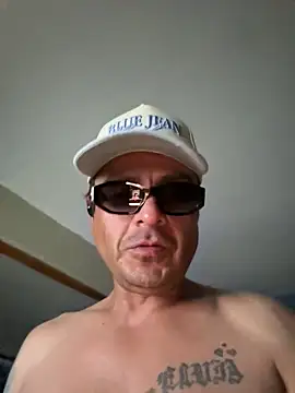 Snapshot of Jlsaxxx69989 chatting on 06-05-26, 10:21 Jlsaxxx69989 online show from 06-05-26, 10:21