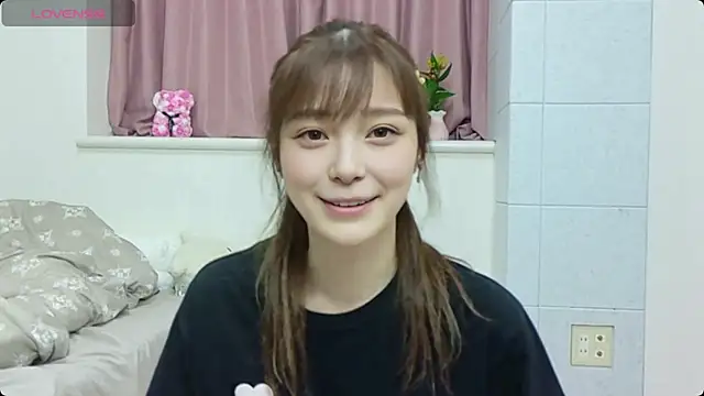Snapshot of -Ria1022- chatting on 07-11-26, 03:48 -Ria1022- online show from 07-11-26, 03:48