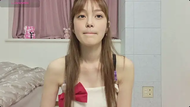 Snapshot of -Ria1022- chatting on 07-27-26, 03:19 -Ria1022- online show from 07-27-26, 03:19