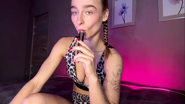 amilia-sexygirl online show from 07-19-26, 01:09