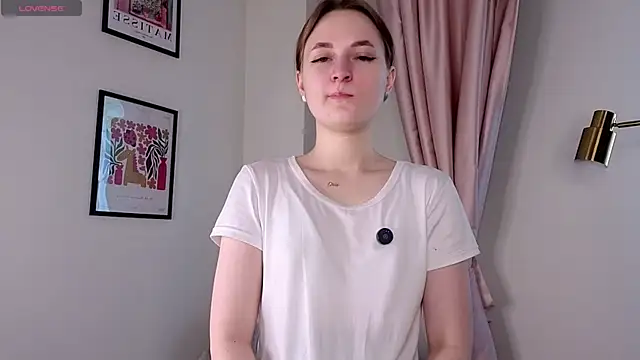LeishaChamblee online show from 06-08-26, 04:02